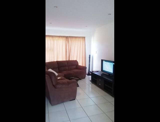 2 BEDROOM TOWNHOUSE RENTED IN WALMER HEIGHTS